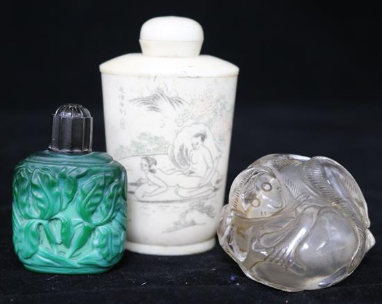 A Chinese rock crystal peach and monkey snuff bottle, 5.5cm,